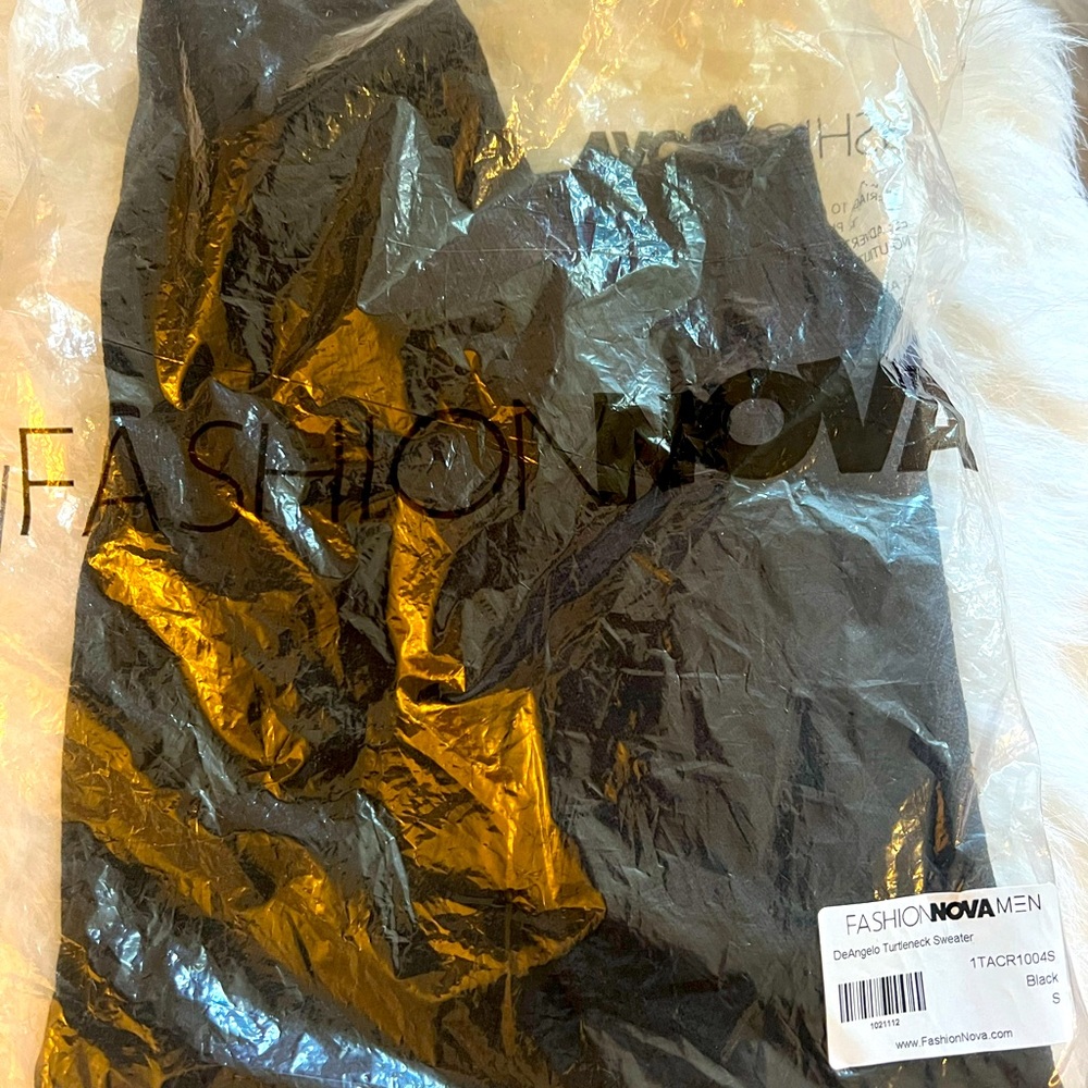 Fashion Nova’s Men DeAngelo Turtleneck Sweater Black